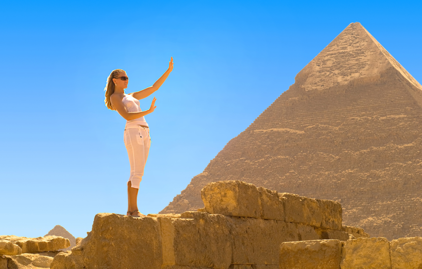 Tour to Giza Pyramids, National Museum, and Azhar Park with Lunch