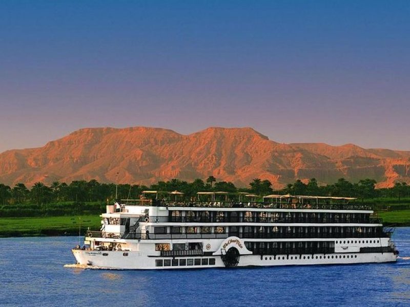 8-Day Cairo & Nile Cruise Tour by Sleeper Train