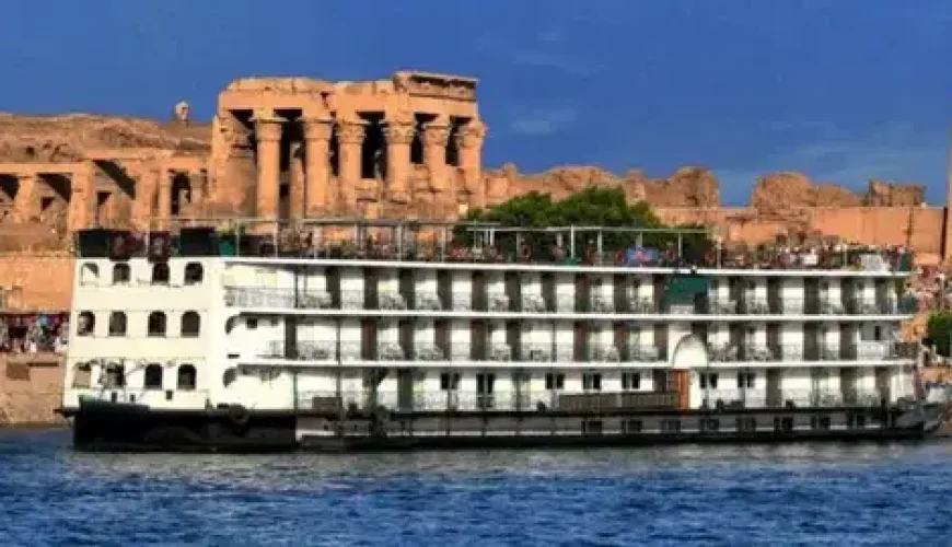 Egypt Tour with Nile Cruise sailing past Luxor Temples